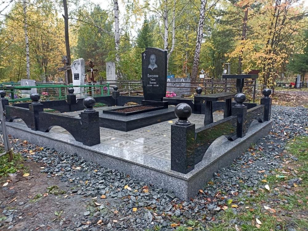 Готовый мемориальный комплекс